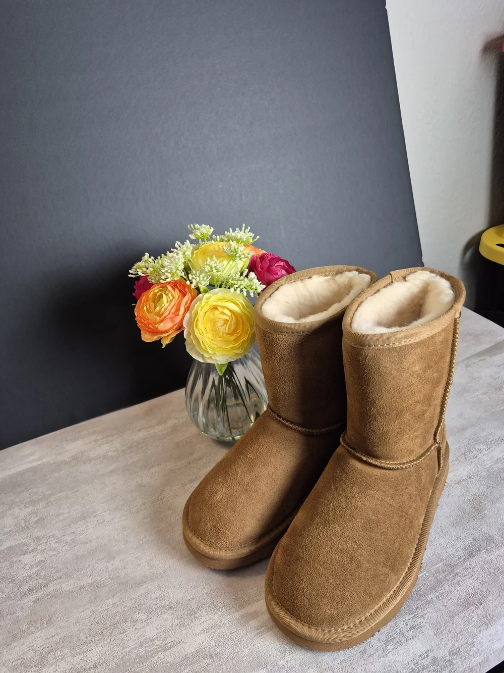 BearPaw Kids Suede Cozy Boot in Chestnut Brown. Size 3